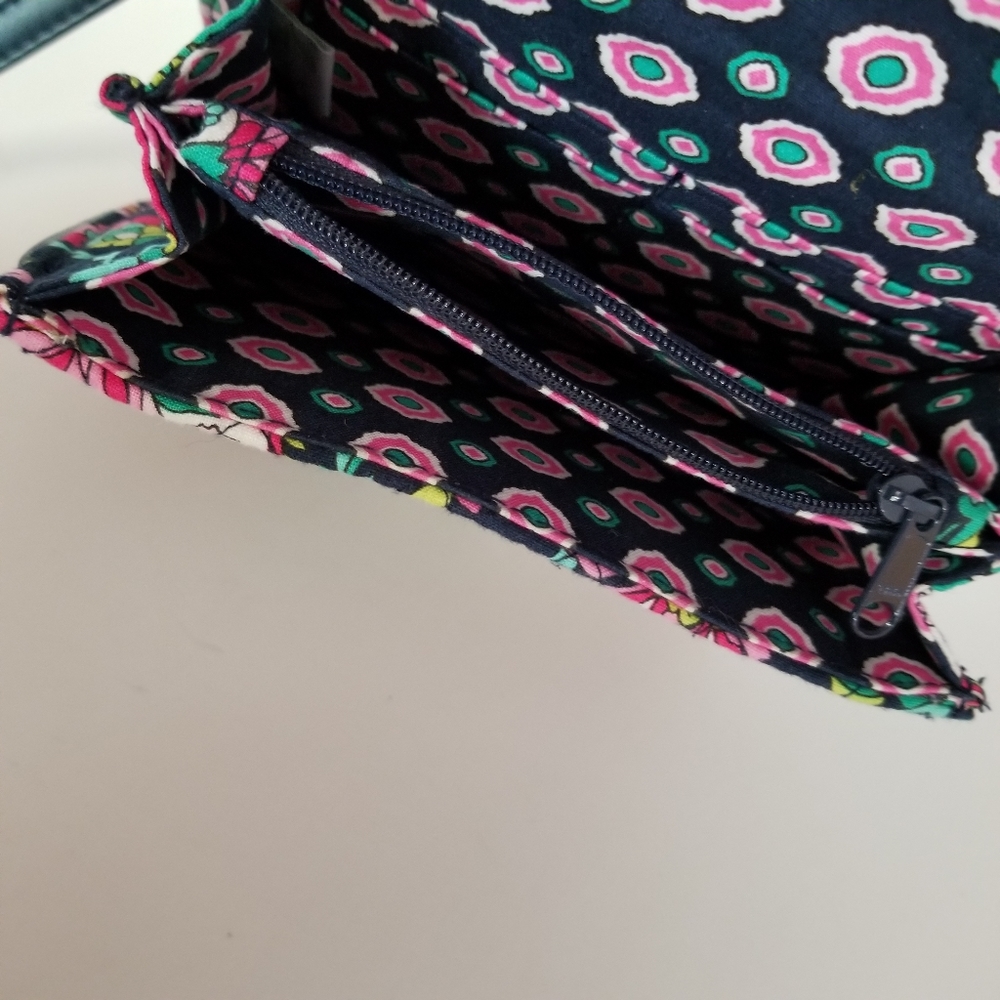 Vera Bradley Crossbody Wallet - Picture 4 of 5